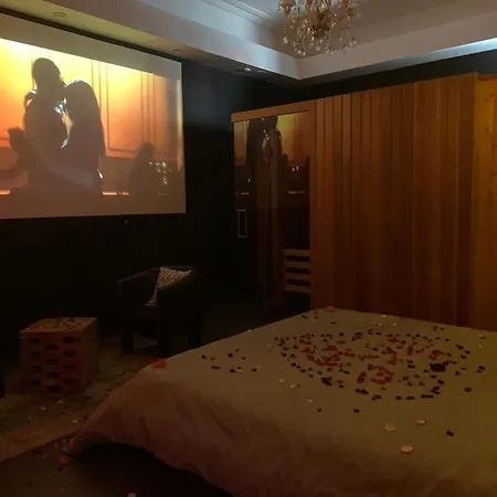 Diane Luxury 1 Love hotel Roubaix