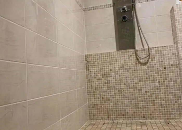 Diane Luxury 1 Love hôtel 3*